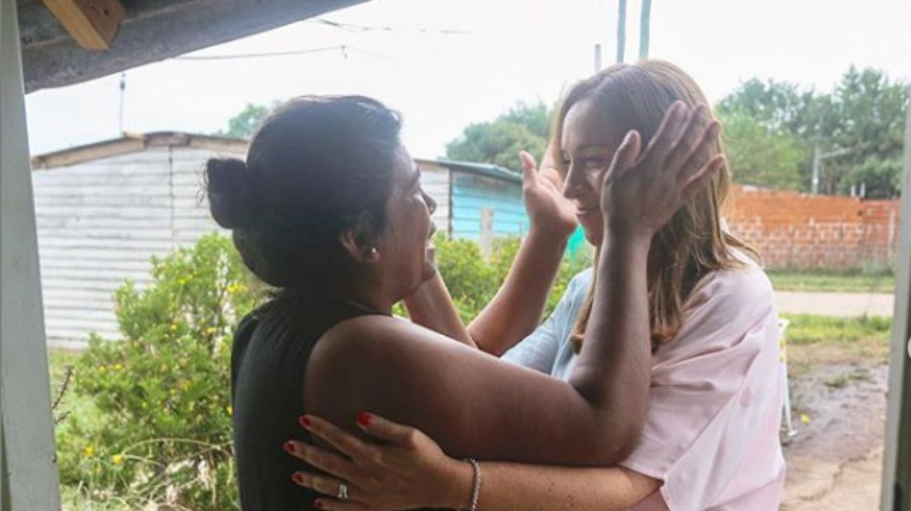 El Gobierno de Vidal justificó la "coincidencia" de la mujer que se repite en las visitas oficiales