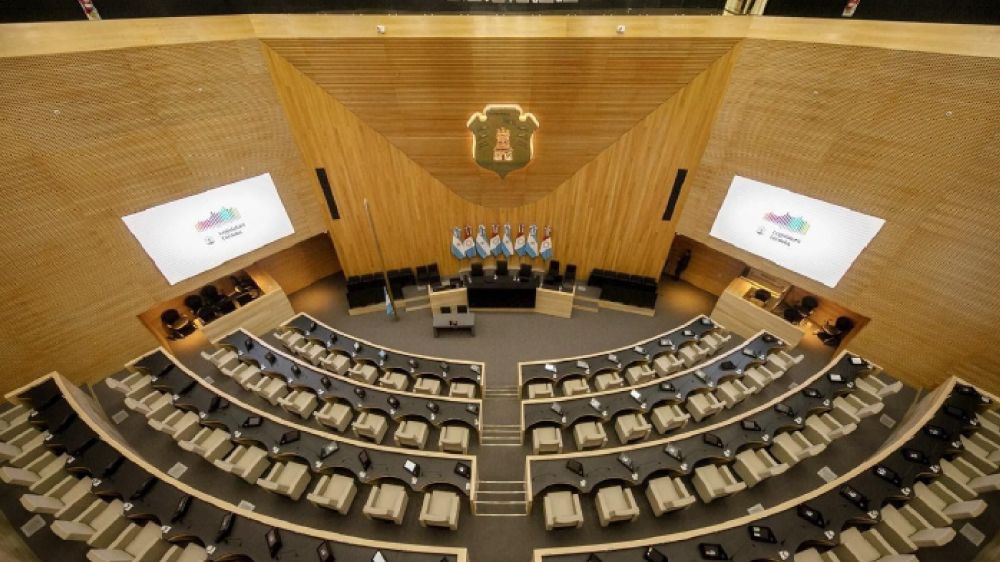 Legislatura paralizada: la oposición pide sesionar y el oficialismo desató la polémica