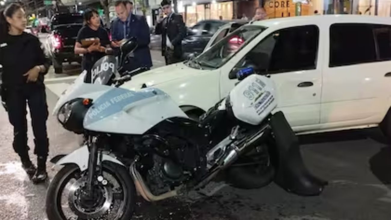 Un integrante de la custodia de Javier Milei chocó con un auto en Vicente López