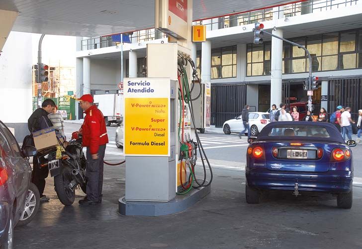 Después de las elecciones la nafta y el gasoil subirán un 10%