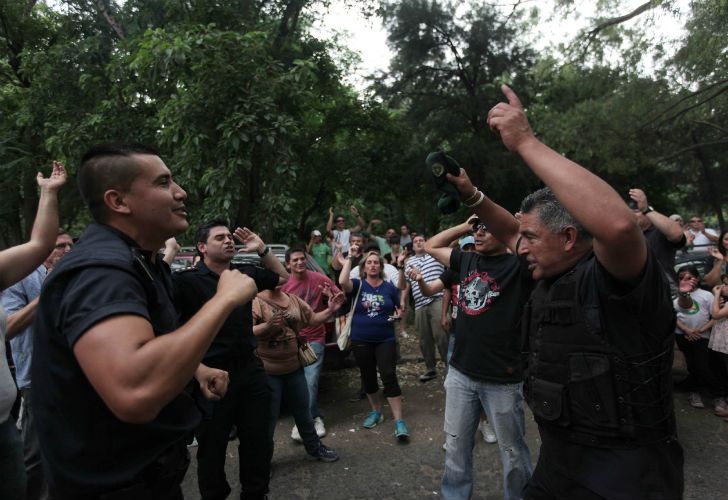 Ola de detenciones a policías después de las protestas