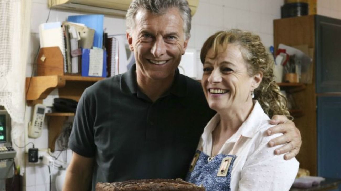 Qué hacen con los vinos y la comida que le regalan a Mauricio Macri
