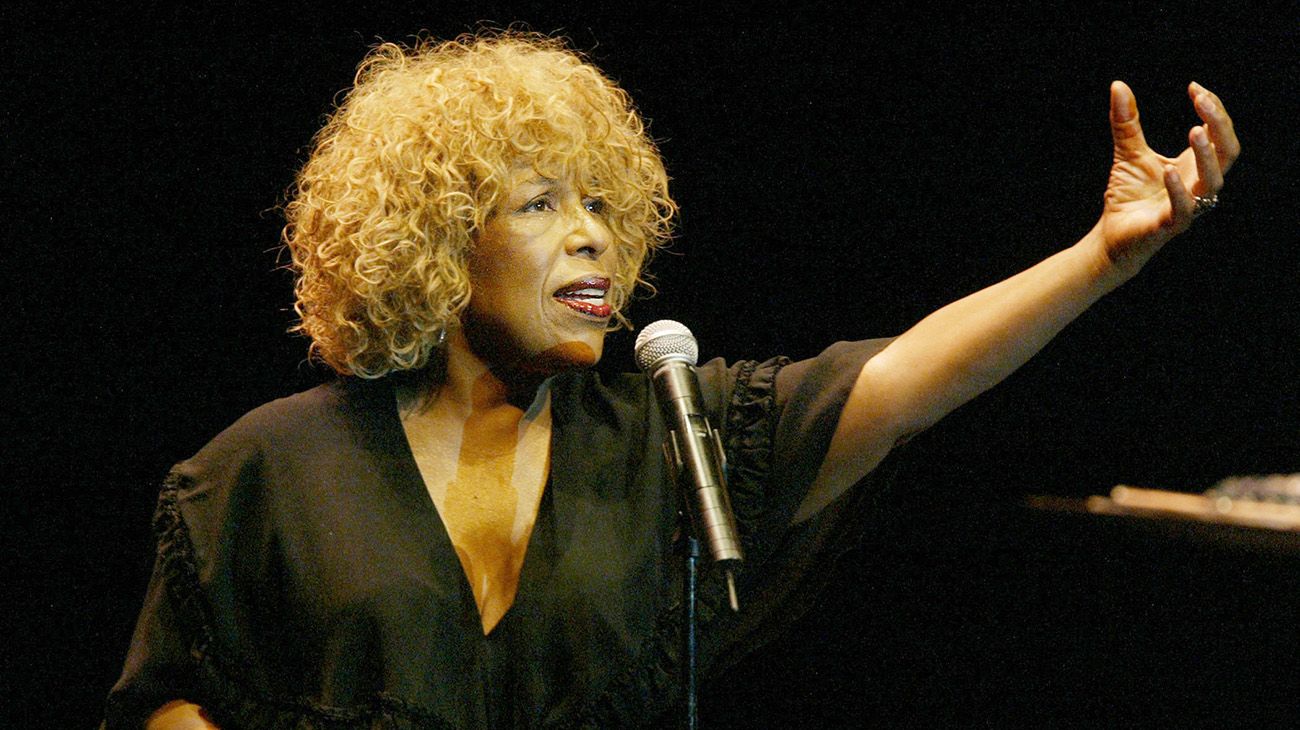 Murió la cantante estadounidense Roberta Flack, la legendaria voz de "Killing Me Softly"