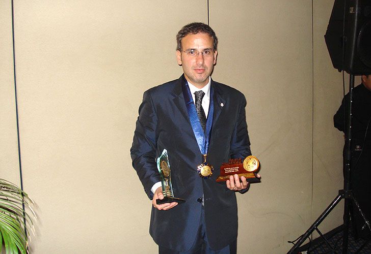 Premian a un médico argentino en Ecuador