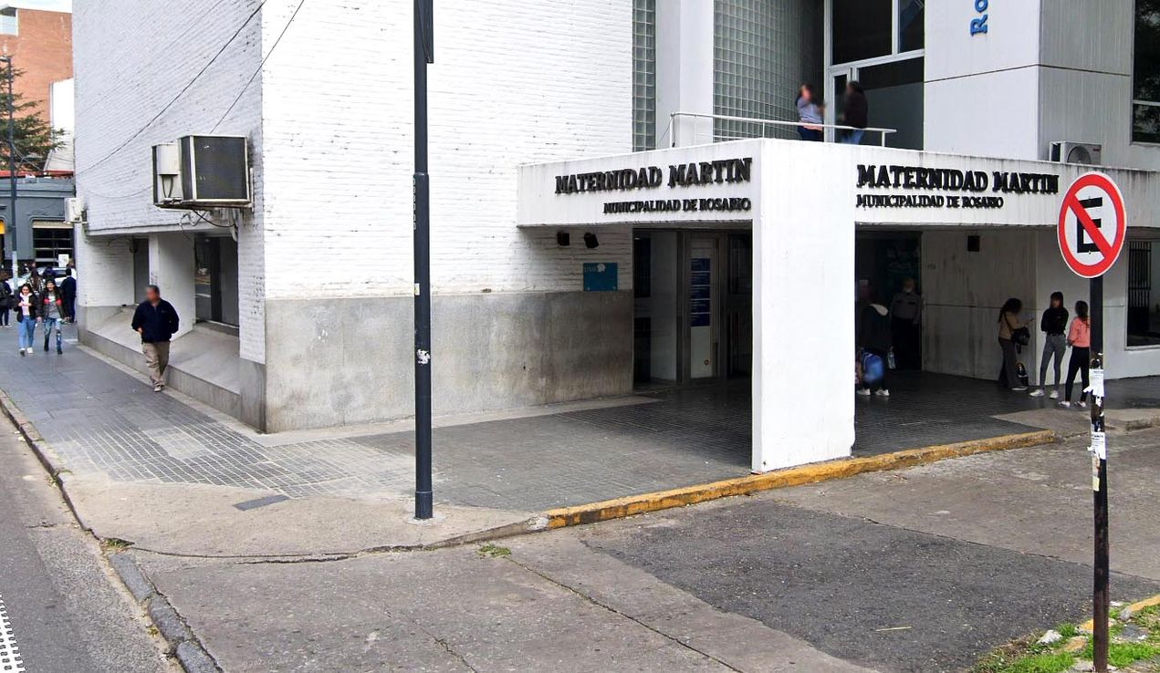 Una adolescente mató a puñaladas a su bebé recién nacido luego de dar luz en un baño