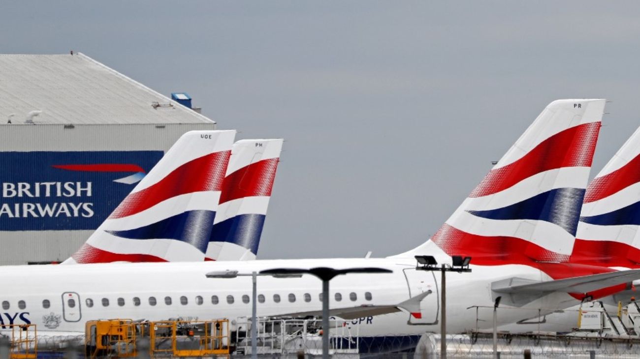 Nueva cepa: qué pasará con el avión que llega este lunes desde el Reino Unido
