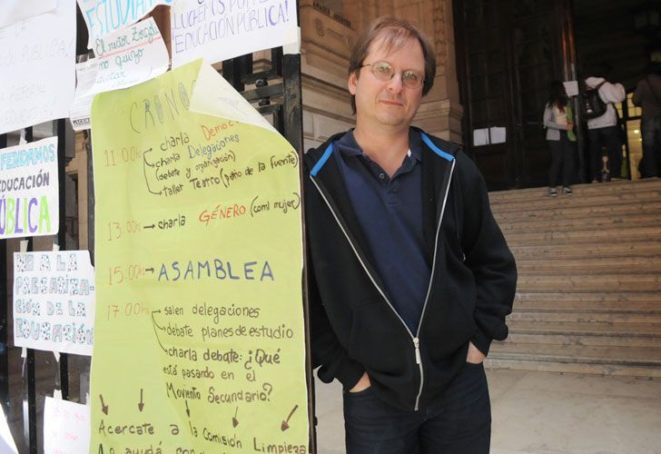 “Nadie quiere colegios con aulas vacías, pero es necesario un debate”
