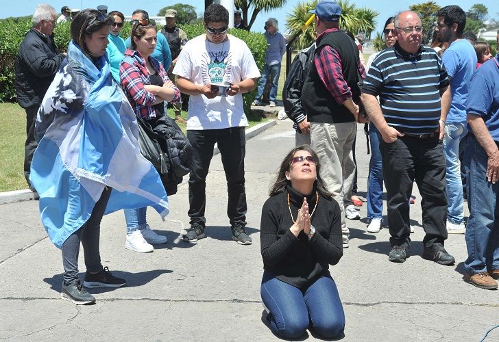 FOTOS | Emotiva vigilia por los 44 marinos del submarino ARA San Juan