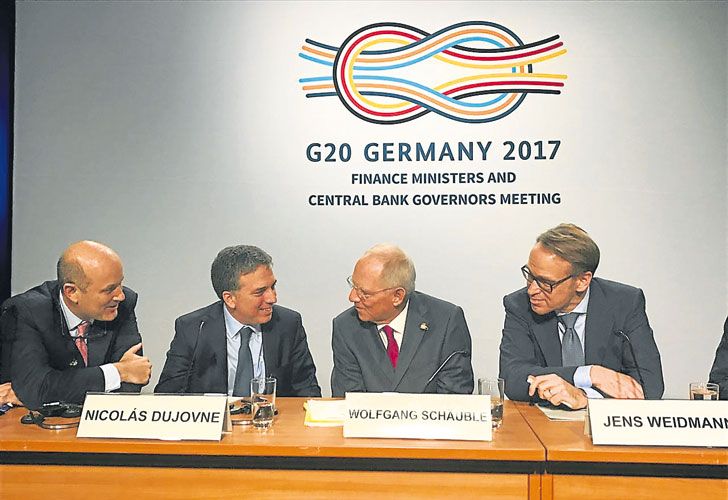 El FMI prevé recuperación pero alienta a acelerar el ajuste fiscal