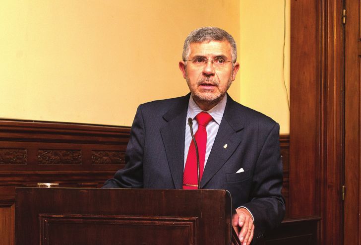 Armando Andruet: “No hay dos bibliotecas, es inconstitucional”