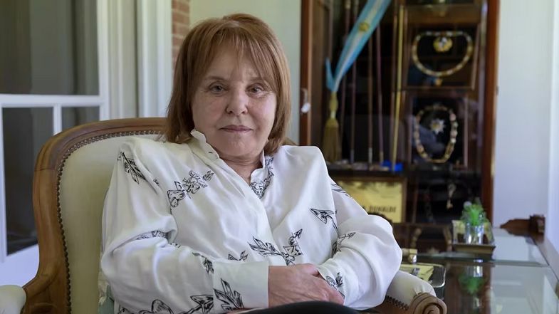 "Chiche" Duhalde pidió "dejar descansar al bombo, a Perón y a Evita", pero les pegó a Milei y a Pettovello
