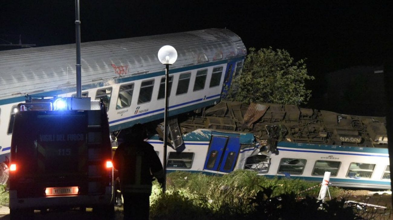 Impresionantes imágenes de un accidente ferroviario en Italia