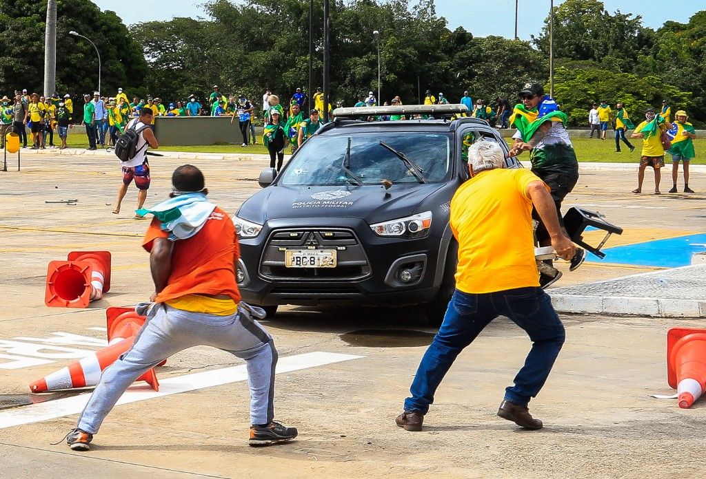 La Policía Militar detuvo a 150 personas y tomó el control de las sedes de los Poderes en Brasilia