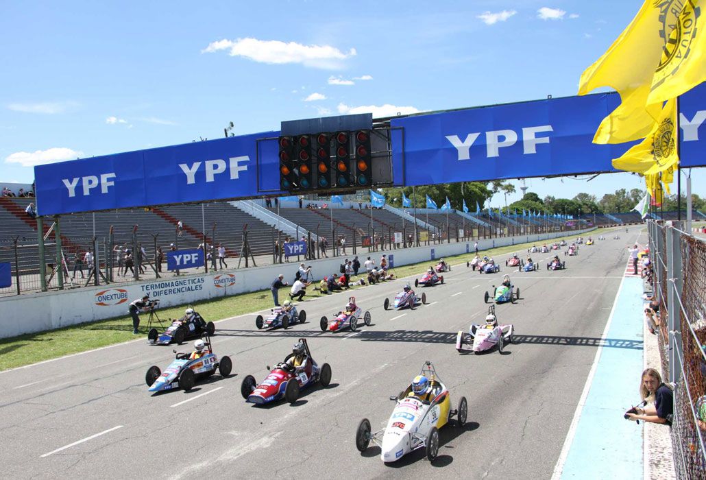 Alumnos de todo el país vibraron en el cierre del Desafío ECO YPF 2018