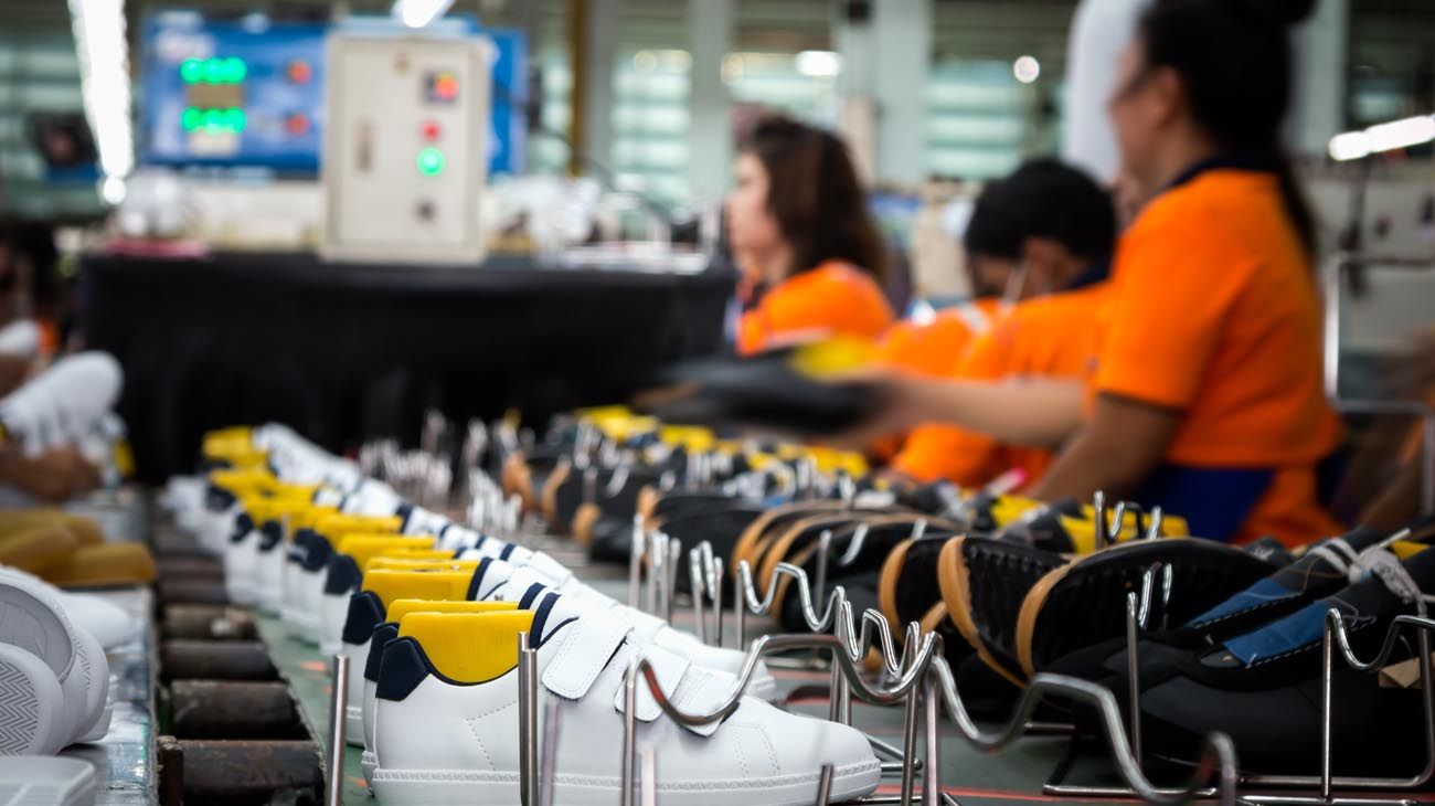 Fabricantes de calzado regalarán 1.000 pares de zapatos frente a la Casa Rosada para denunciar el cierre de fábricas