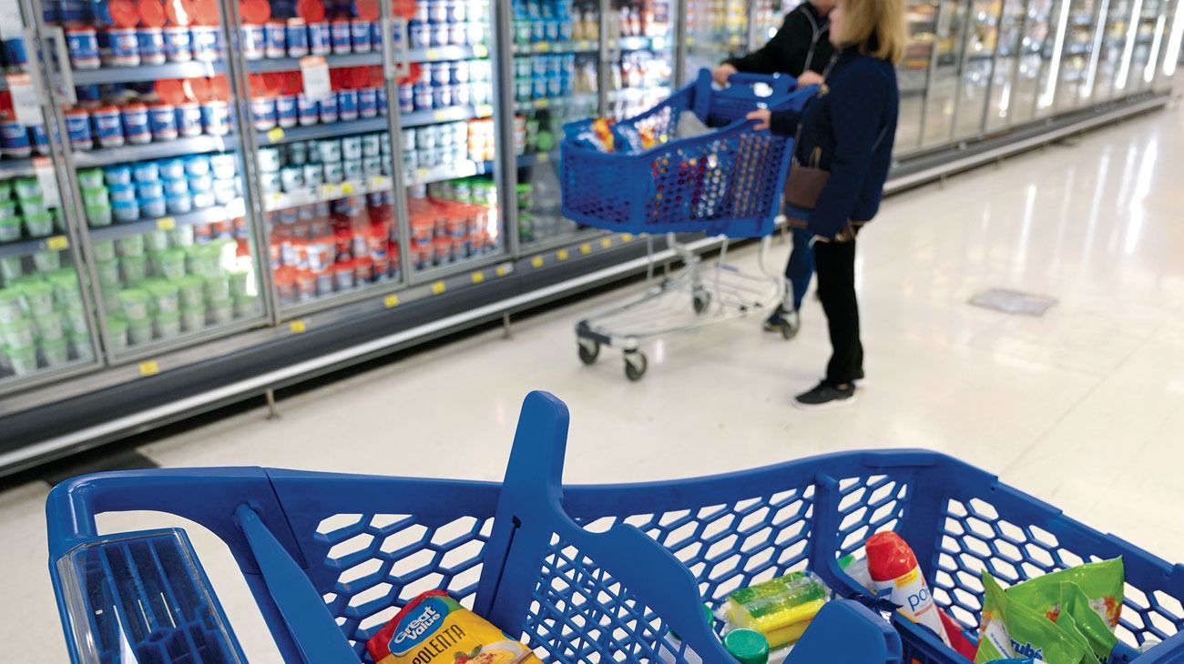 Preparan una Canasta Navideña low cost, de $ 300
