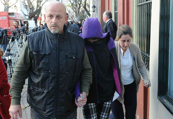 Indagan al joven que estaba con Magaly