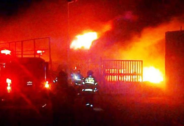Incendiaron el hipermercado de un candidato opositor en Santa Cruz