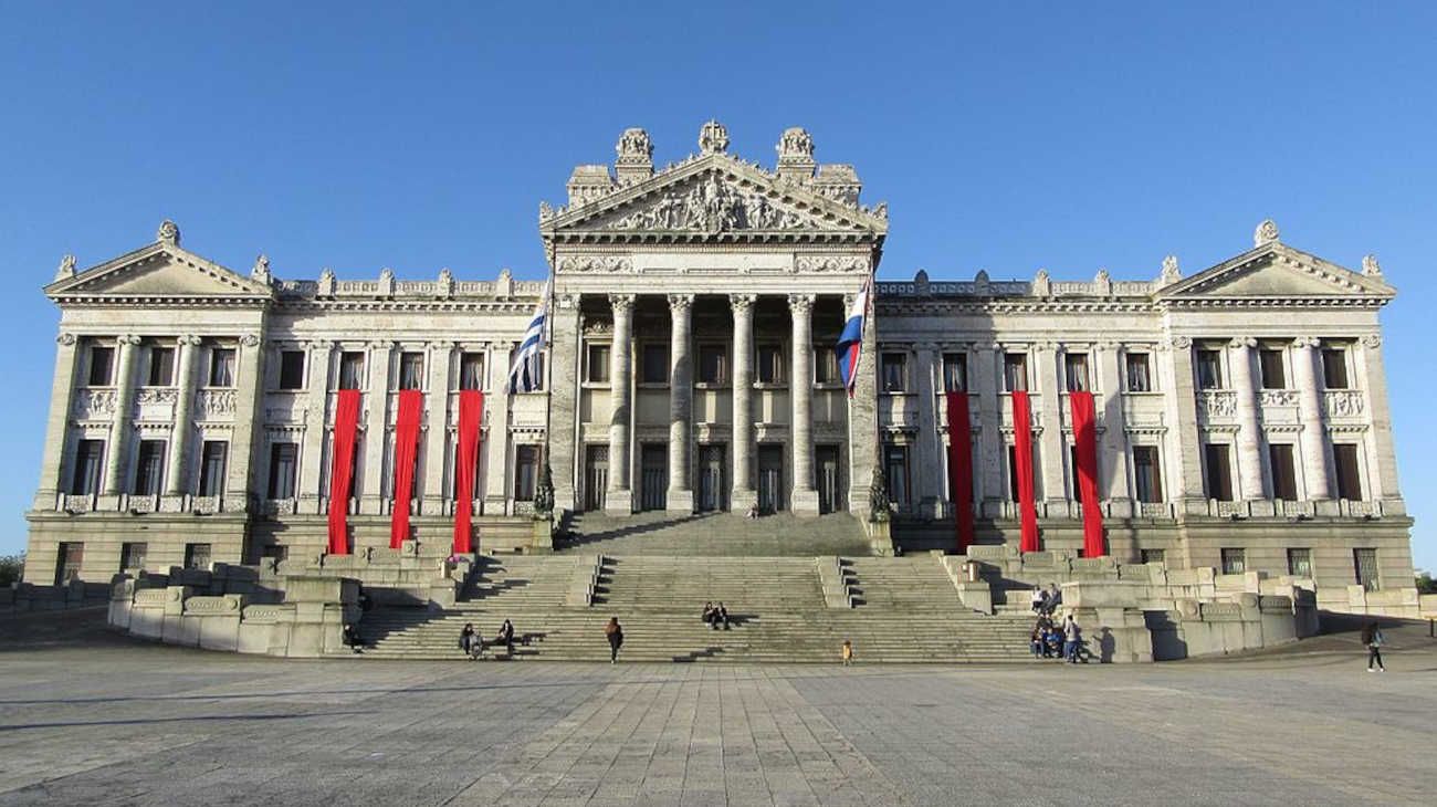 Uruguay cada vez más cerca de legalizar la eutanasia en una sesión maratónica en el Congreso