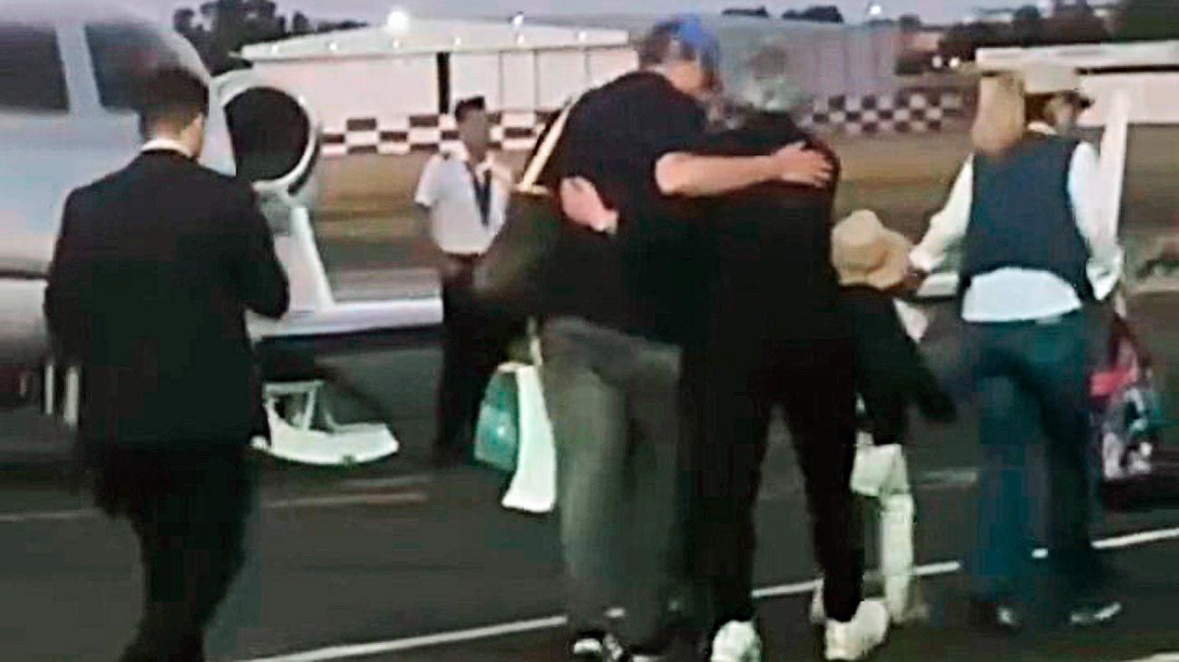 Se complica la situación de Manuel Adorni: la Justicia pidió pruebas sobre el viaje a Punta del Este