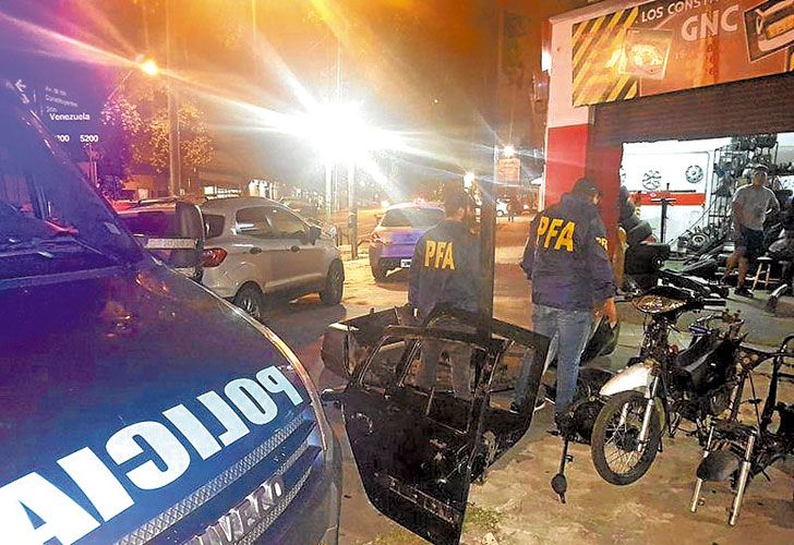 Robaban autos y los vendían por las redes sociales