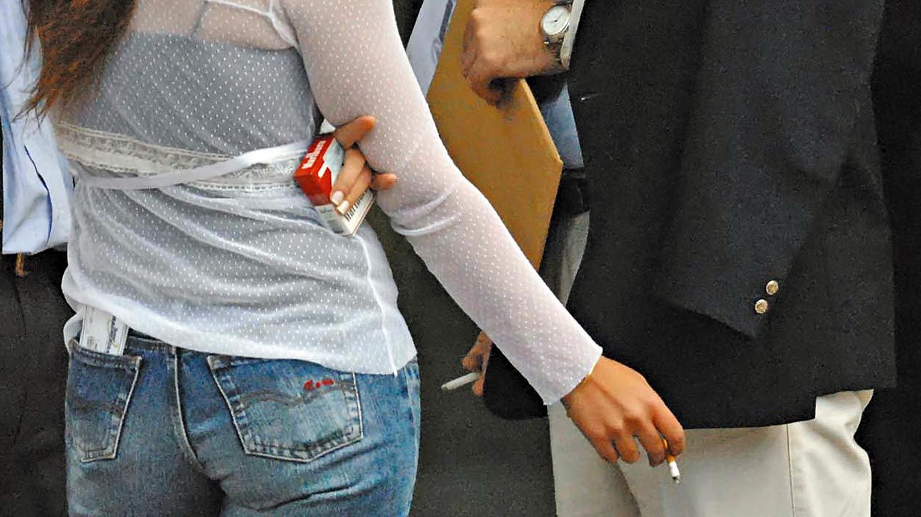 Harán multas a quienes tiren colillas en la vía pública