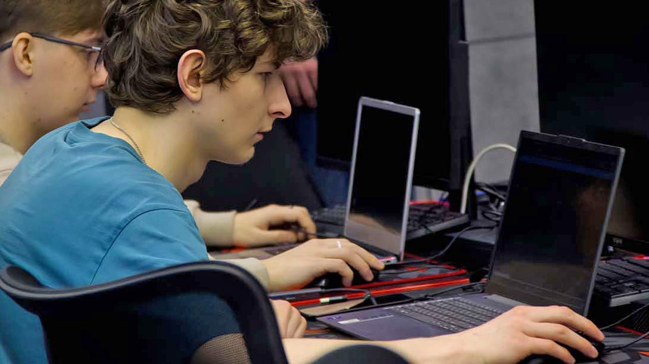 ¿Quién educa hoy a nuestros hijos?