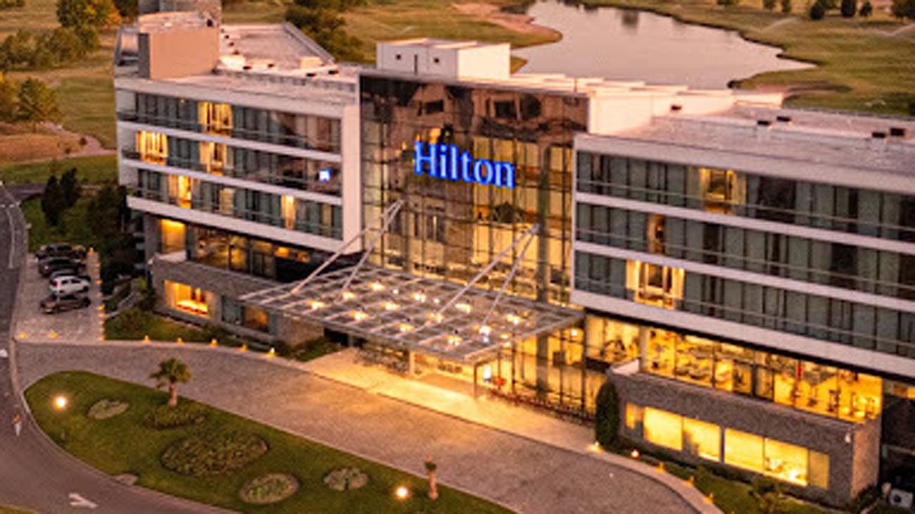 Vacaciones de invierno en Hilton Pilar: donde el lujo se viste de confort