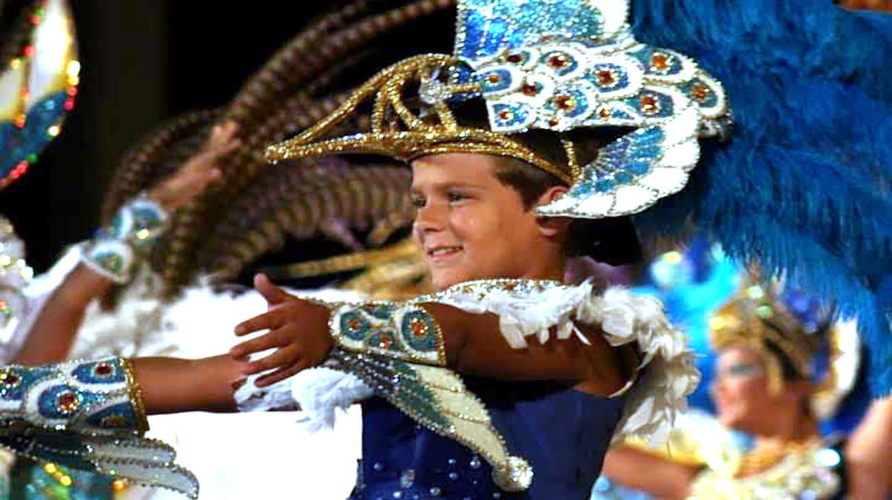 Cuatro generaciones y una pasión correntina de Carnaval que unió al Paraná con el río Uruguay