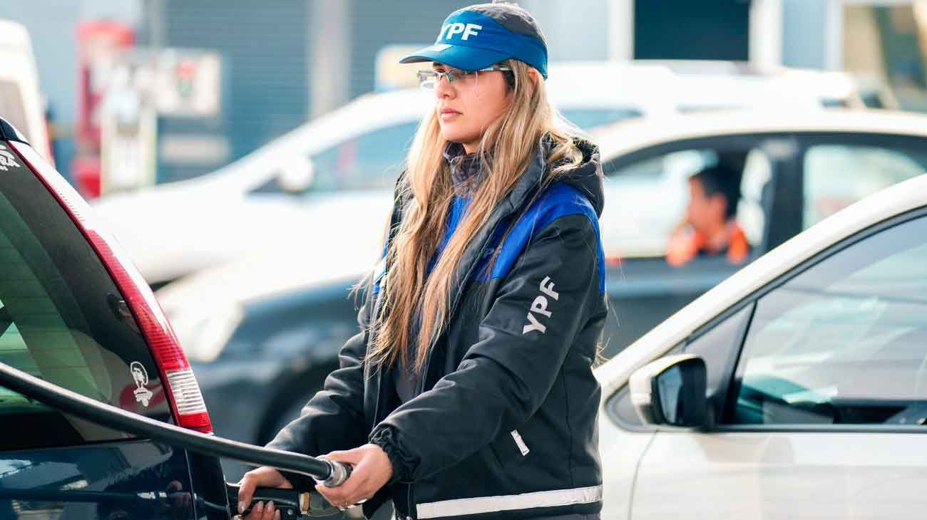 Estaciones de servicio de YPF aceptarán pagos con tarjeta de crédito
