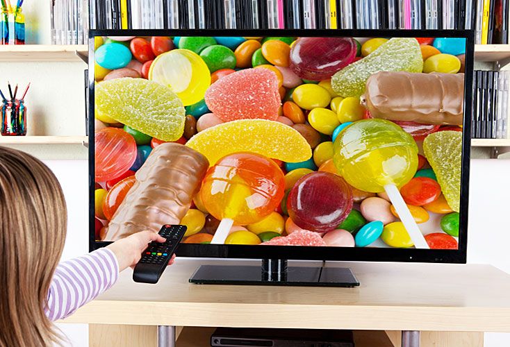 El Gobierno busca regular la publicidad de alimentos para chicos