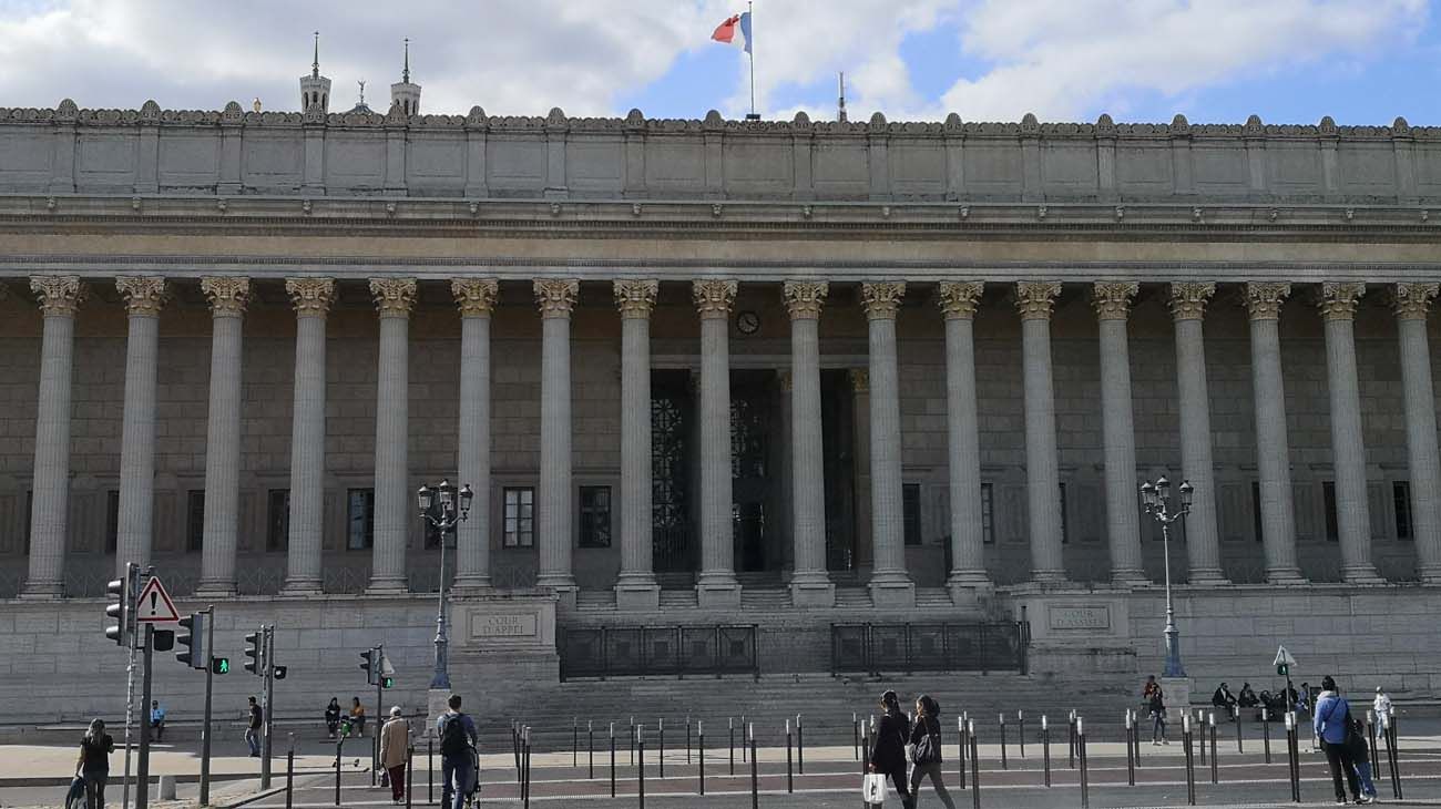 Escándalo en Francia | Le dio un panqueque a un chico alérgico y murió