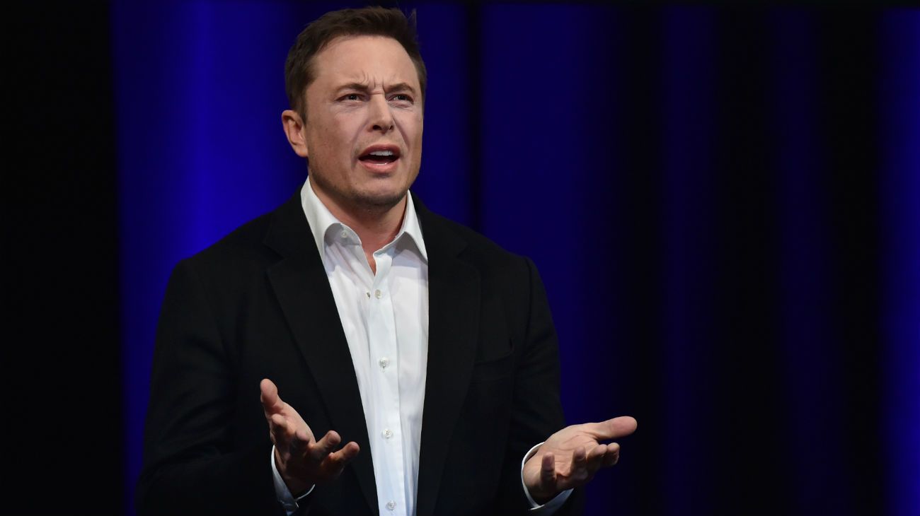 Musk: "Si quiere cambiar el mundo trabaje 80 horas semanales"