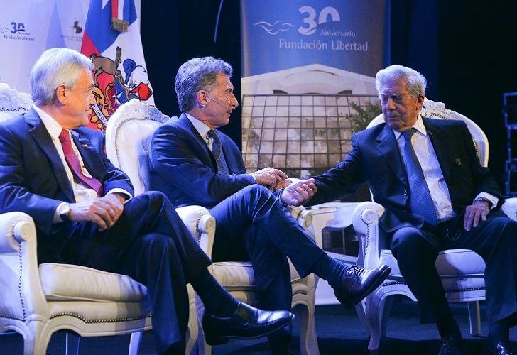 Para el Nobel Vargas Llosa, hay que “construir un monumento a Odebrecht"