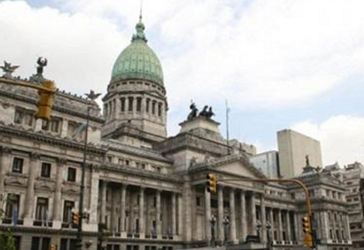 Impulsan la pesificación de contratos y deudas