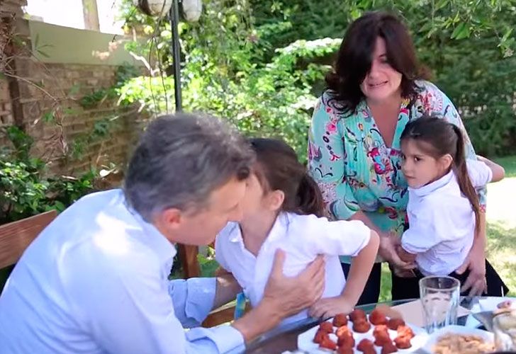 Polémica entre Verbitsky y Macri por spots de campaña con nenas menores de edad