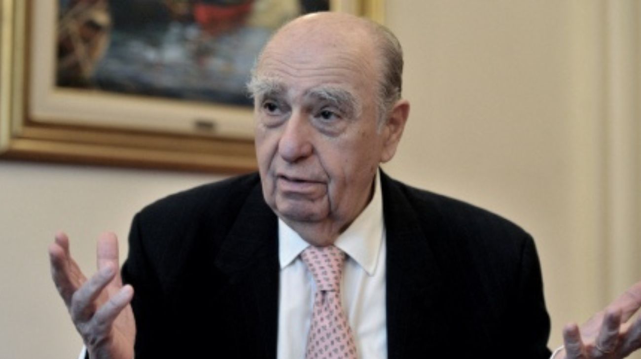 Julio María Sanguinetti: "El centro empieza a desfondarse"