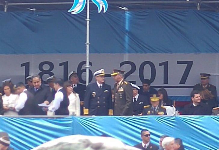 Julio Martínez y el error de la fecha patria: “Alguien metió la pata”