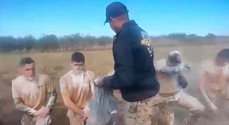 “Nadie confunde cal con harina”: el reproche al Ejército del padre de un paracaidista