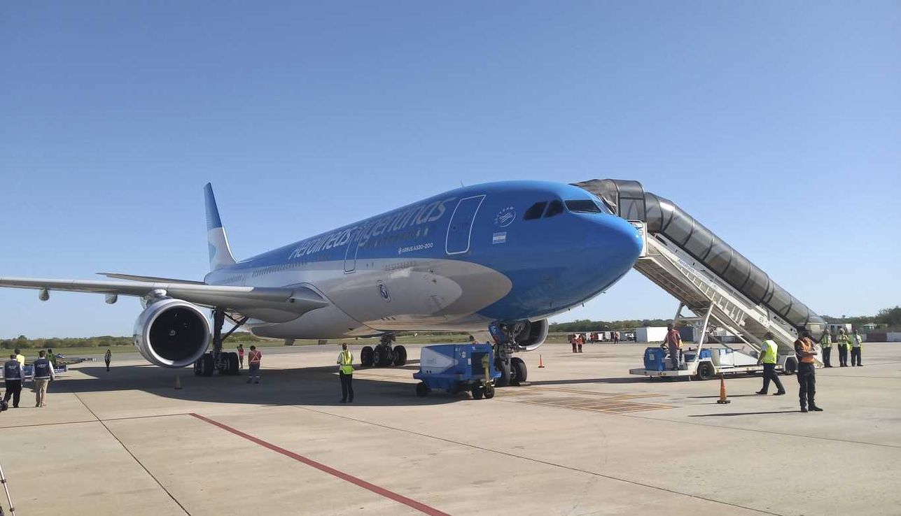 El gobierno presentó Elegí Argentina, el programa Previaje de la era Milei con promociones para el transporte