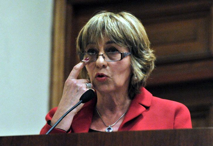 Negocian la salida de la procuradora con el PJ