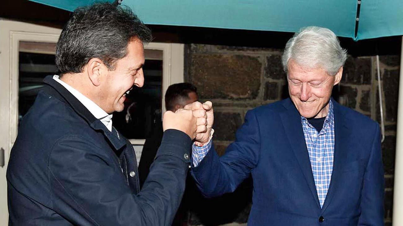 Tras cenar tres horas con Clinton, Massa cierra su gira por EE.UU.