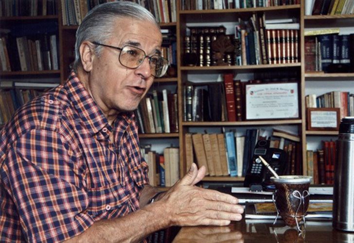 Quién es el "ciudadano ilustre" acusado de abusar de 2.000 jóvenes