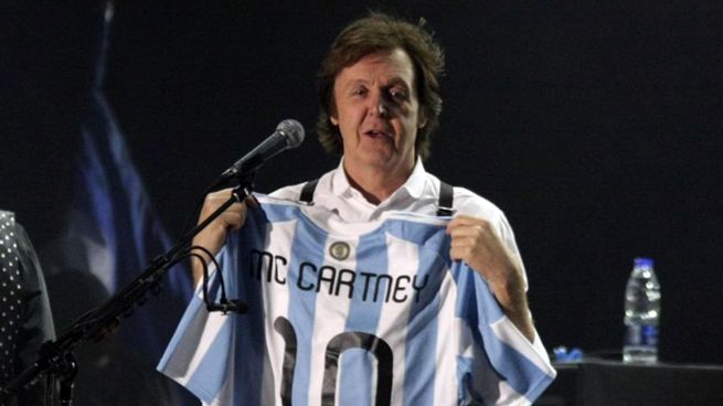 El exBeatle en Córdoba: las gambetas de Sir Paul McCartney ¿de quién es hincha en el fútbol inglés?