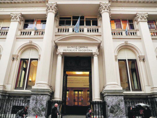Criptomonedas: qué hay detrás de la restricción del Banco Central a los bancos
