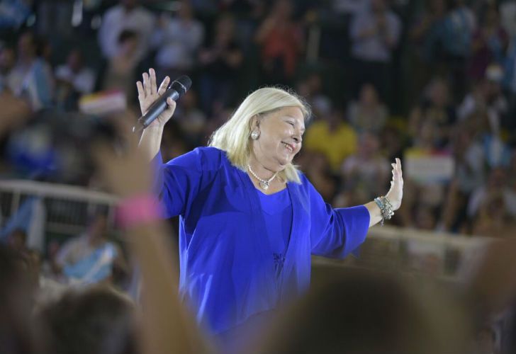 Elisa Carrió le respondió a Julio De Vido: “No me manden alcohol porque no tomo”
