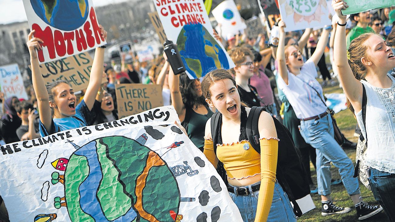 Miles de estudiantes salieron a la calle contra el cambio climático