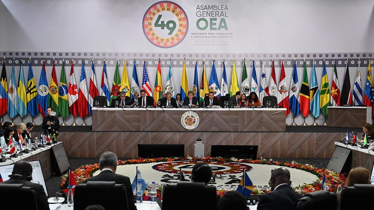 Uruguay dejó la Asamblea General de la OEA en protesta contra la delegación de Guaidó