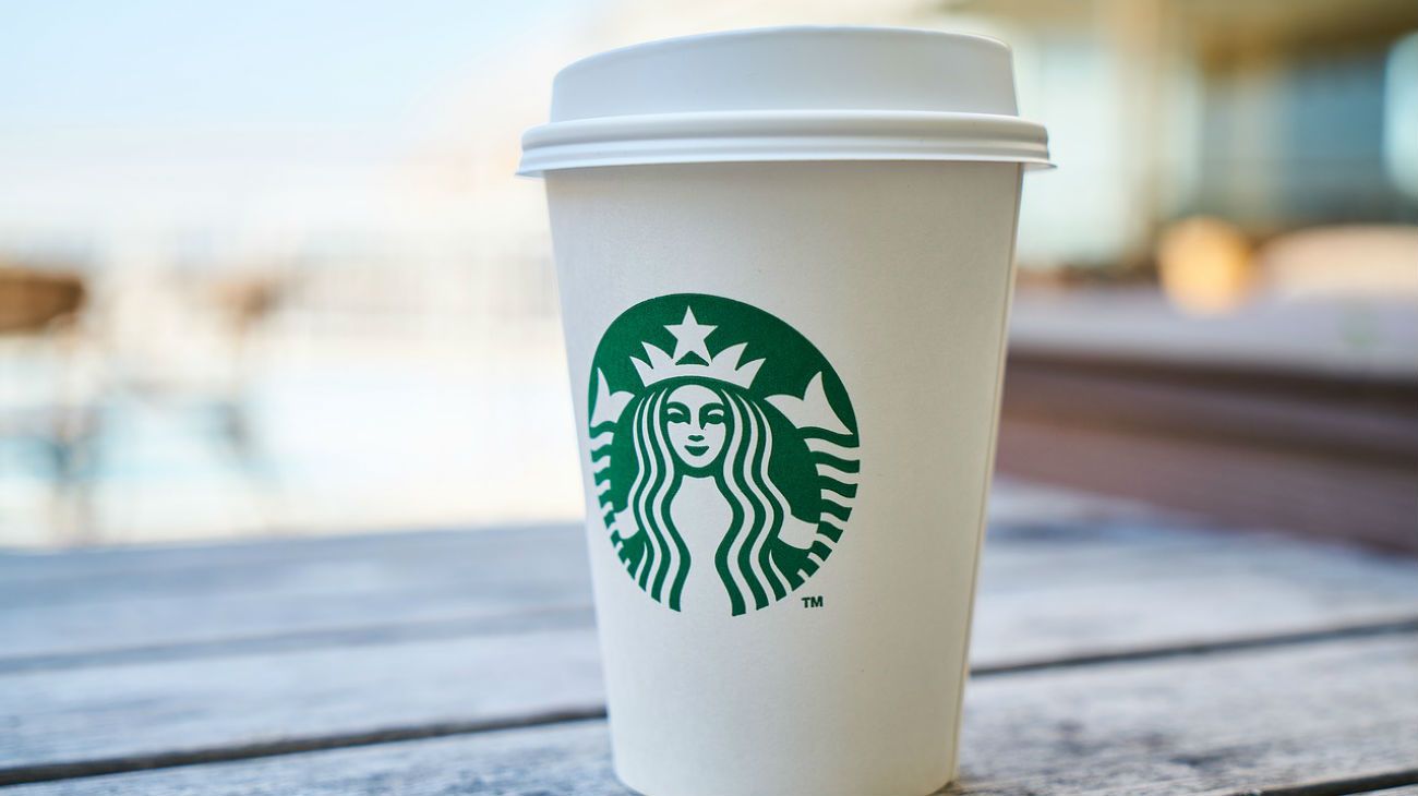 Starbucks acelera llegada de nuevas propuestas a sus cafés