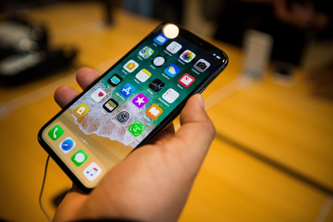 Fabricantes de iPhones se preparan para guerra comercial